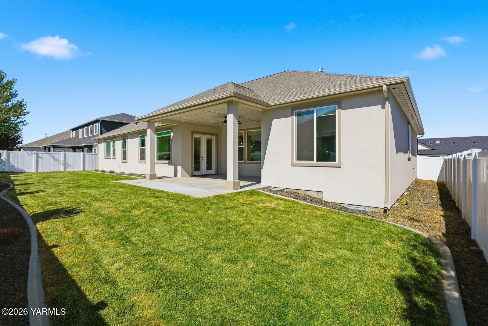 2106 S 74th Ave