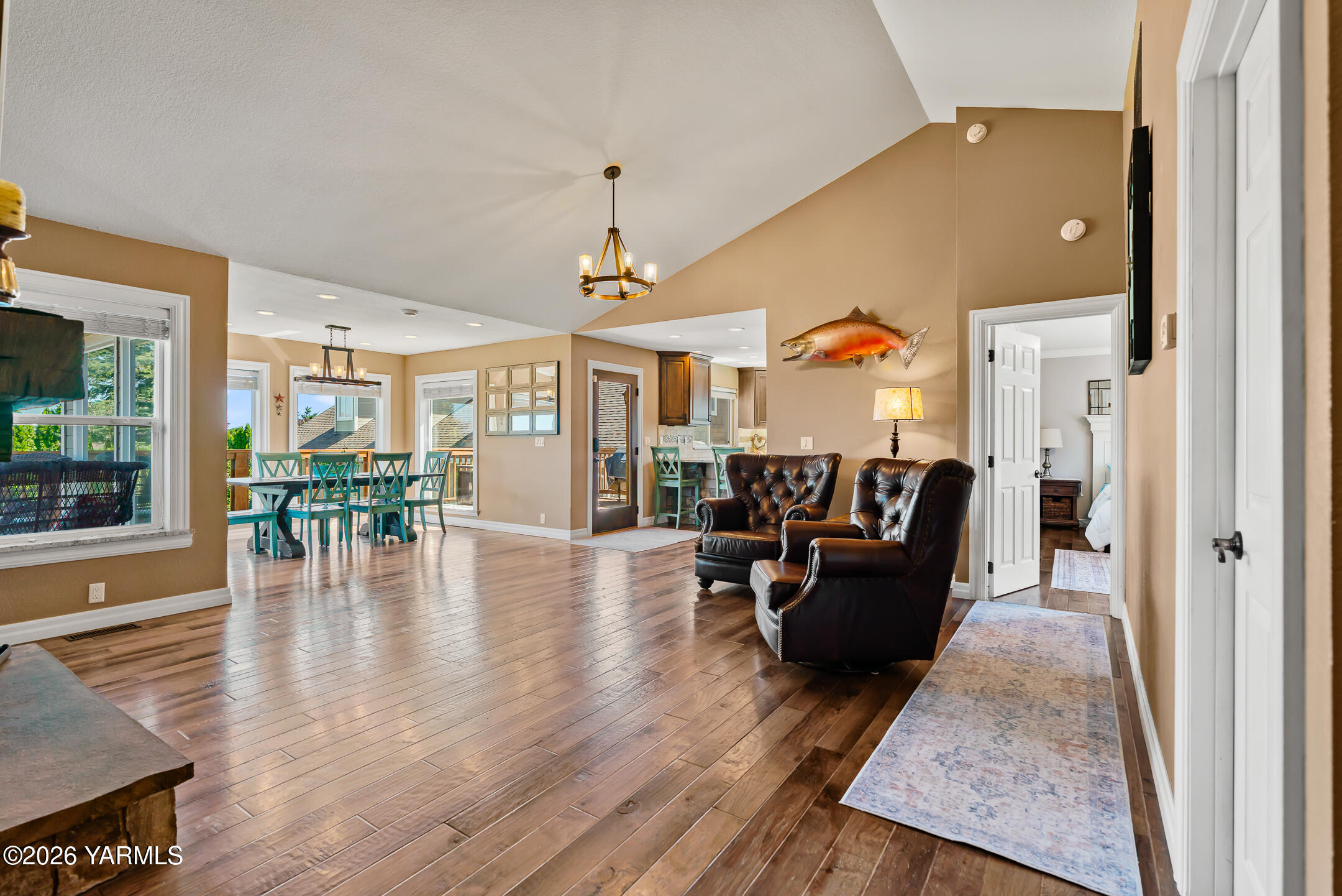 7027 Scenic Dr