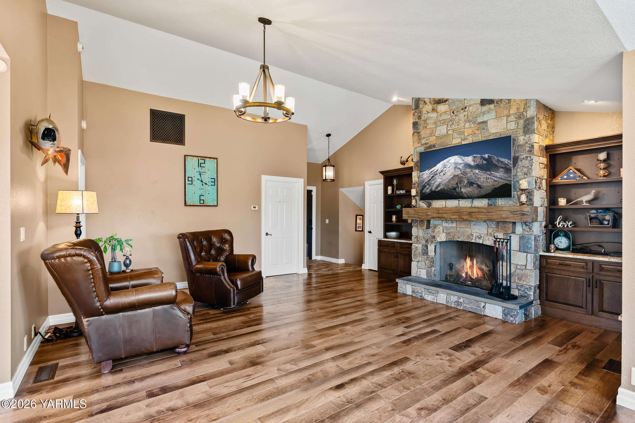 7027 Scenic Dr