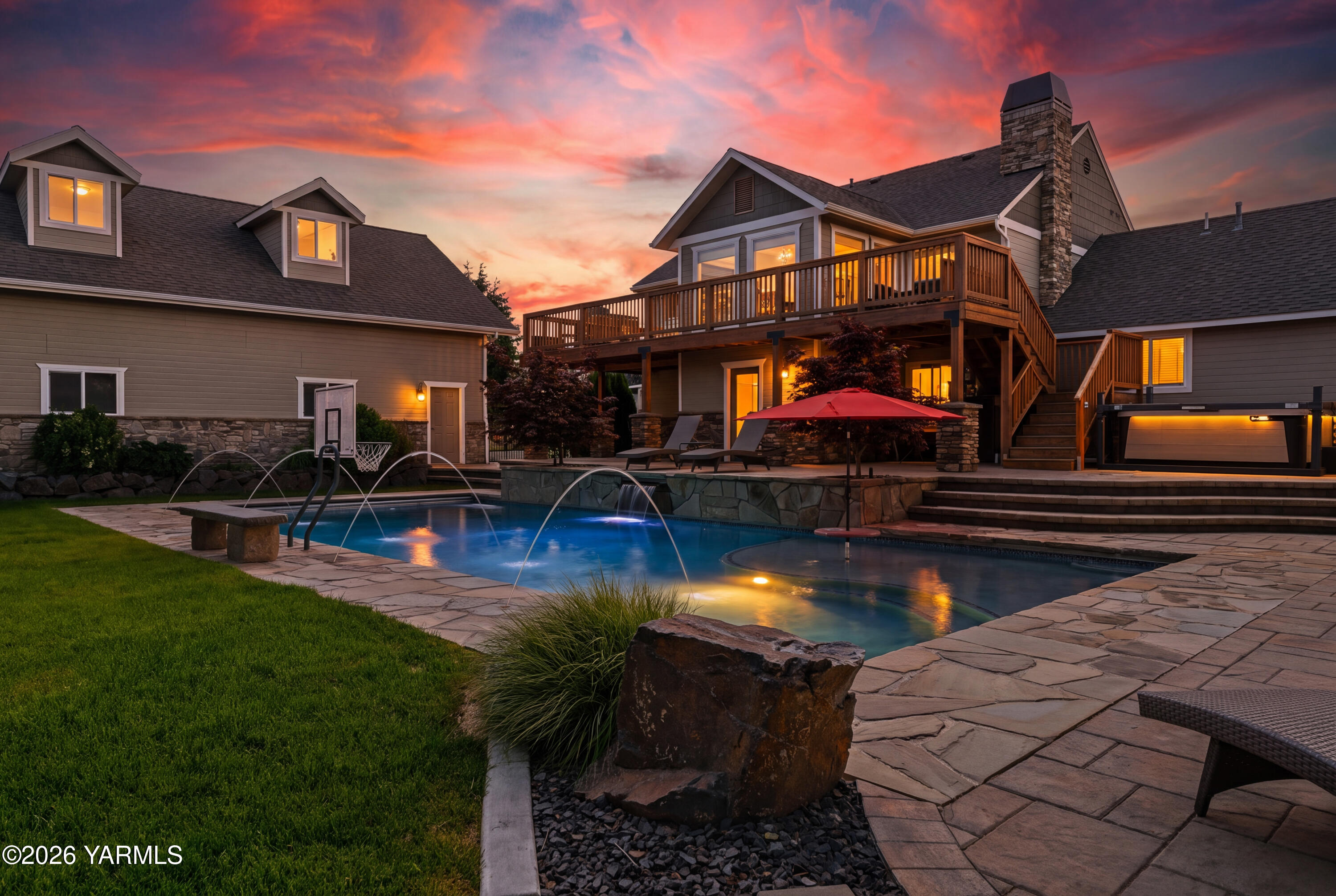 7027 Scenic Dr