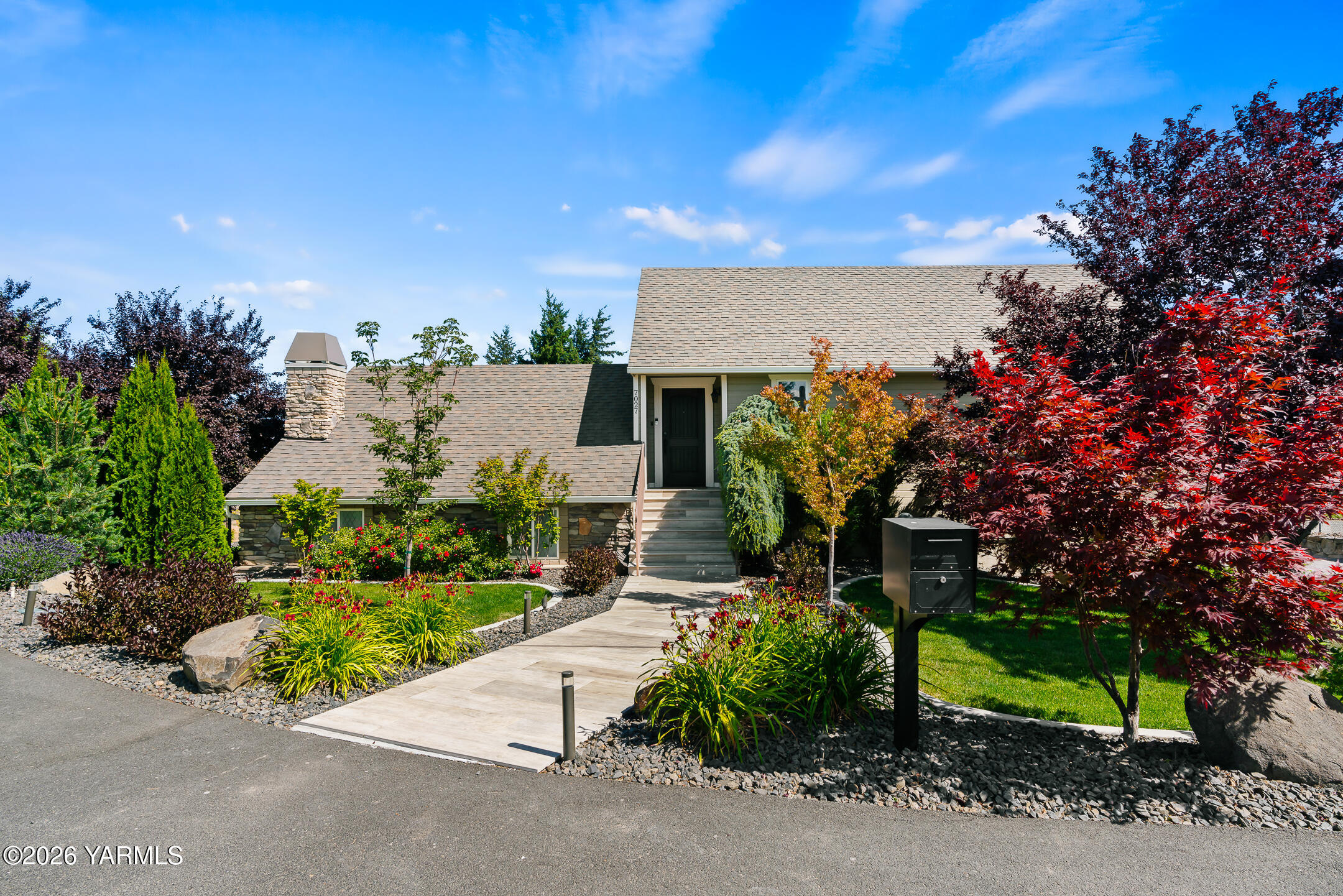 7027 Scenic Dr