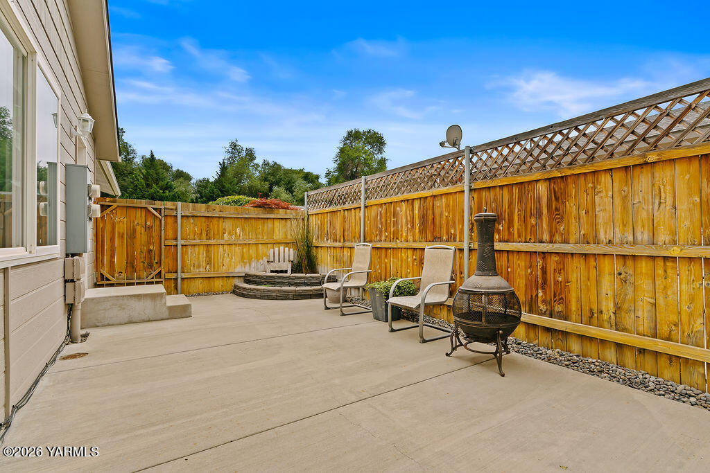 1307 S 75th Ave Unit: #1