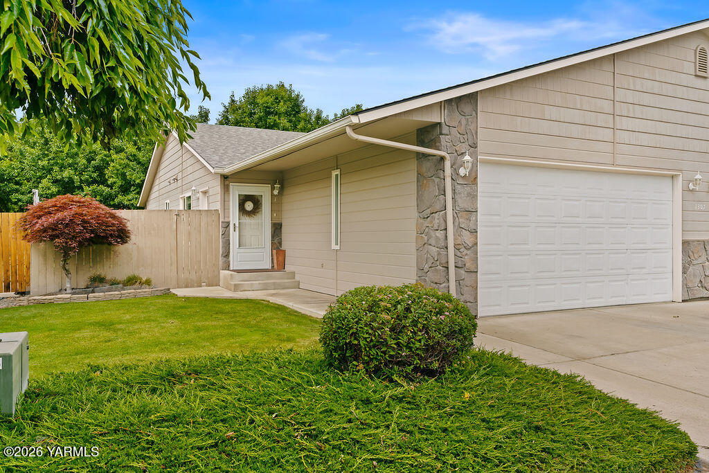 1307 S 75th Ave Unit: #1