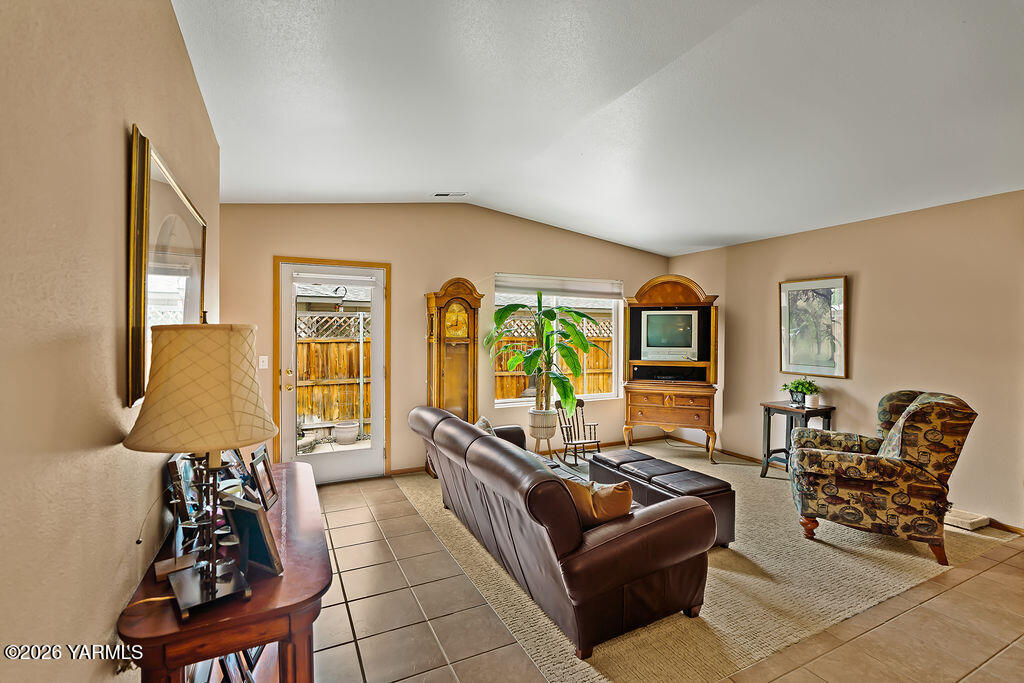 1307 S 75th Ave Unit: #1