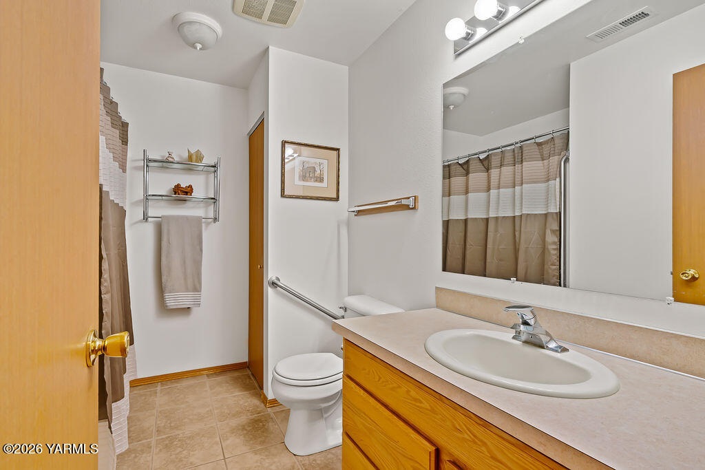 1307 S 75th Ave Unit: #1