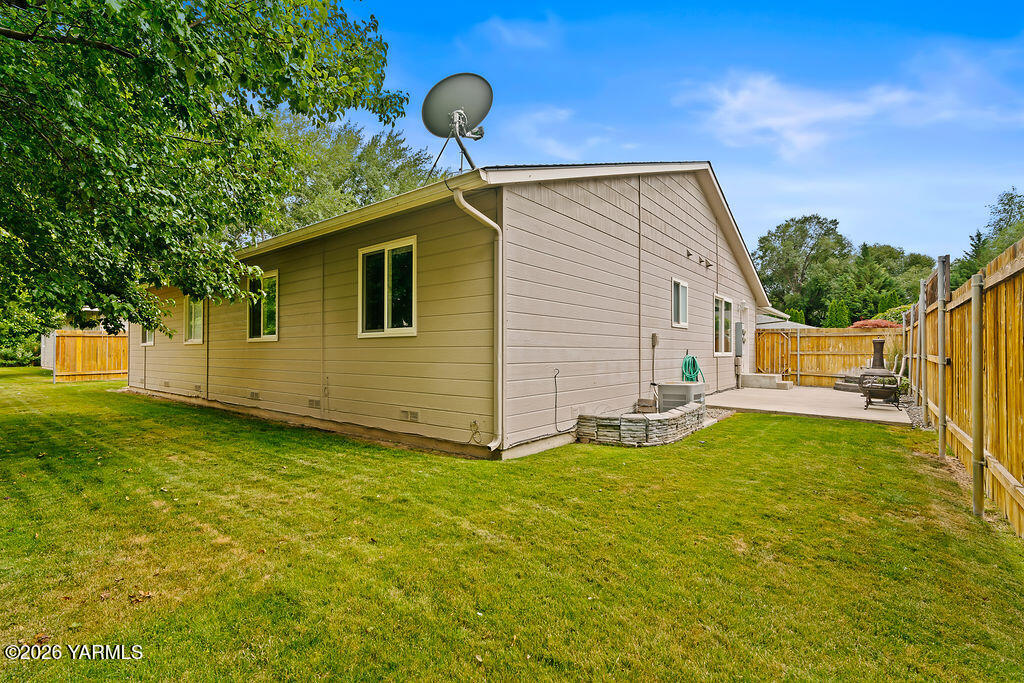 1307 S 75th Ave Unit: #1