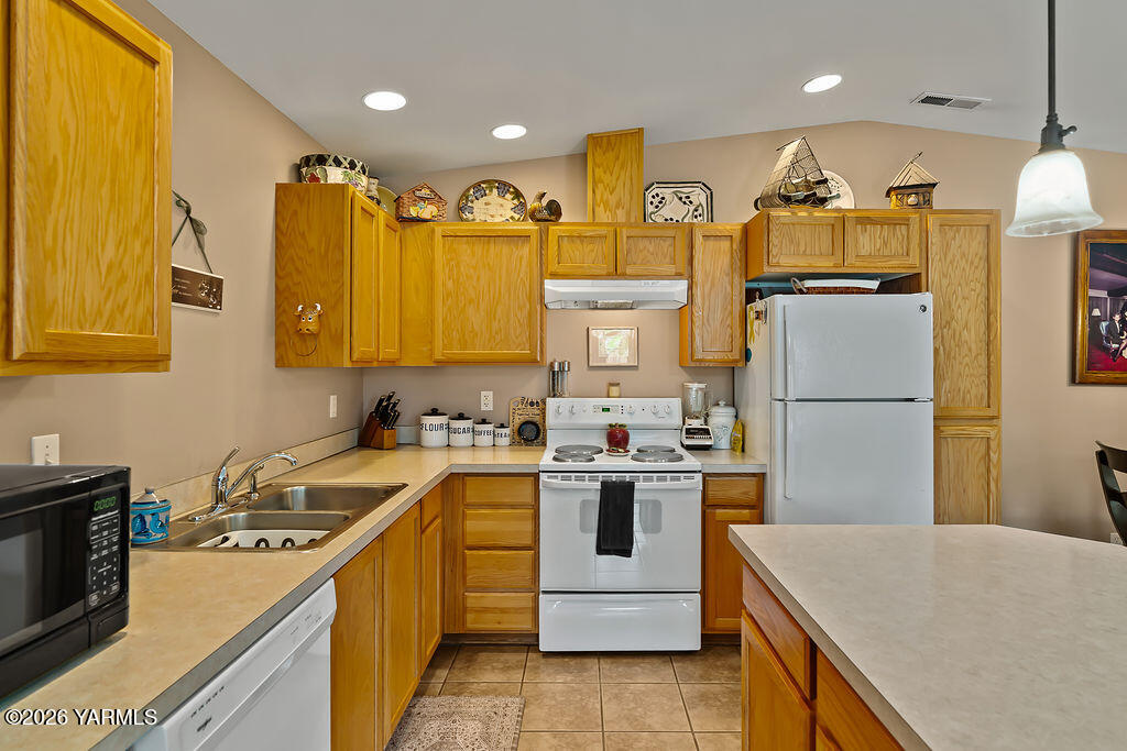 1307 S 75th Ave Unit: #1