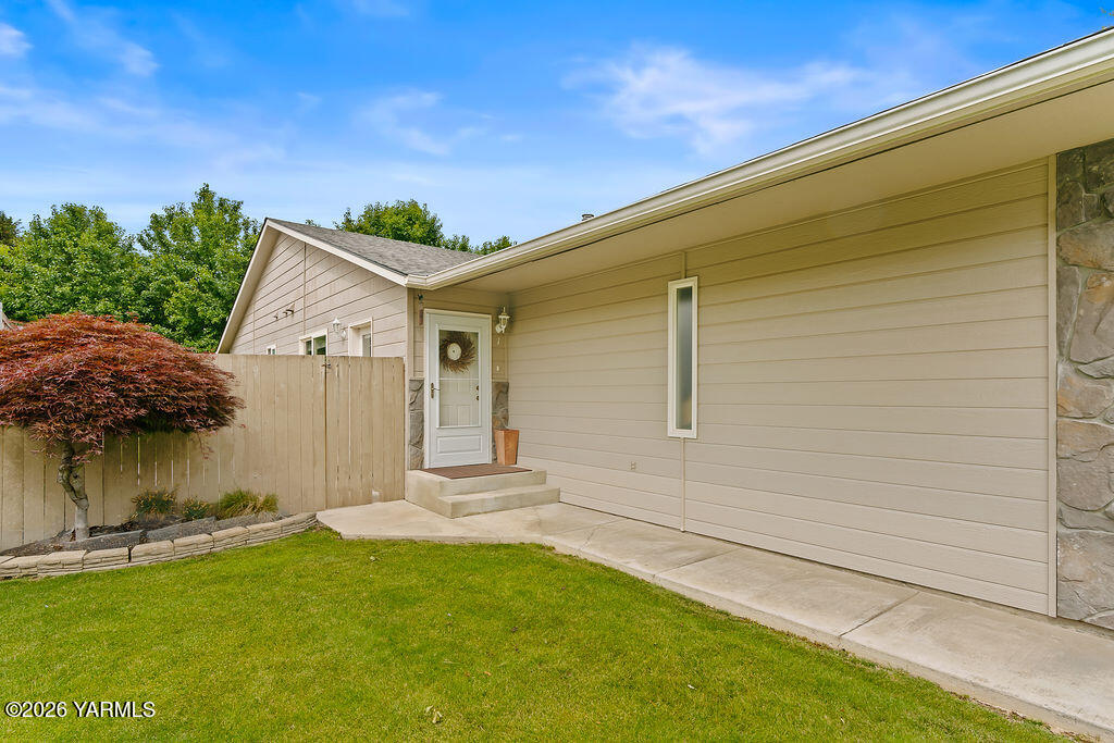 1307 S 75th Ave Unit: #1