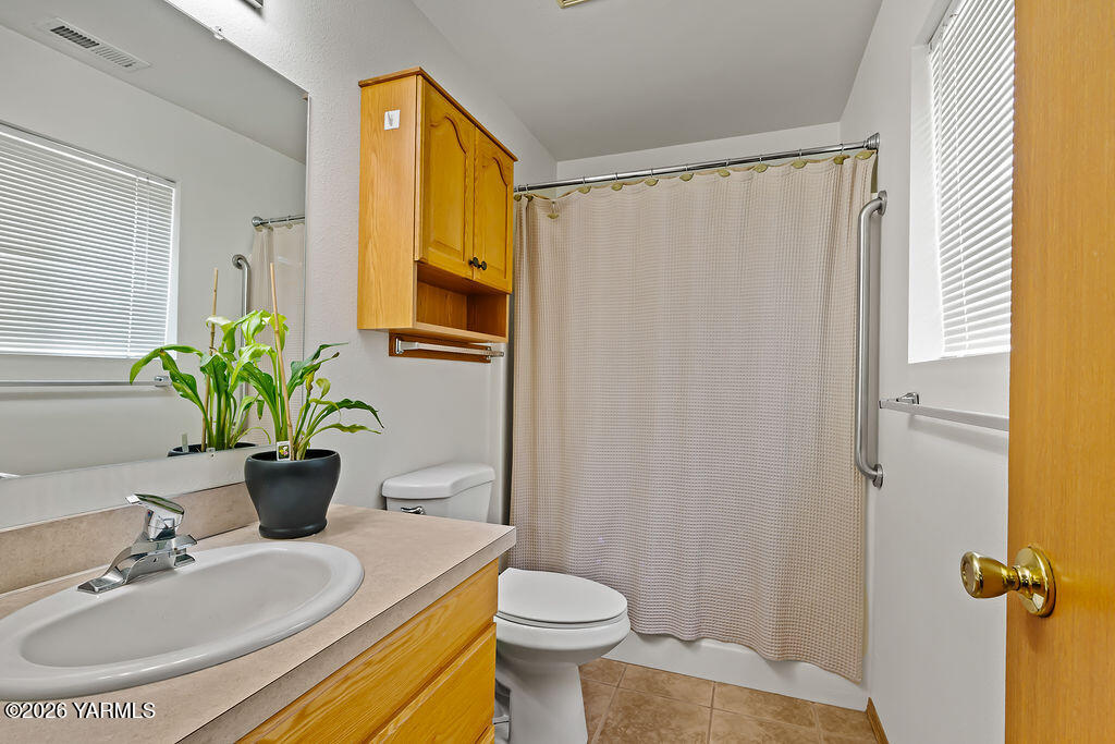 1307 S 75th Ave Unit: #1