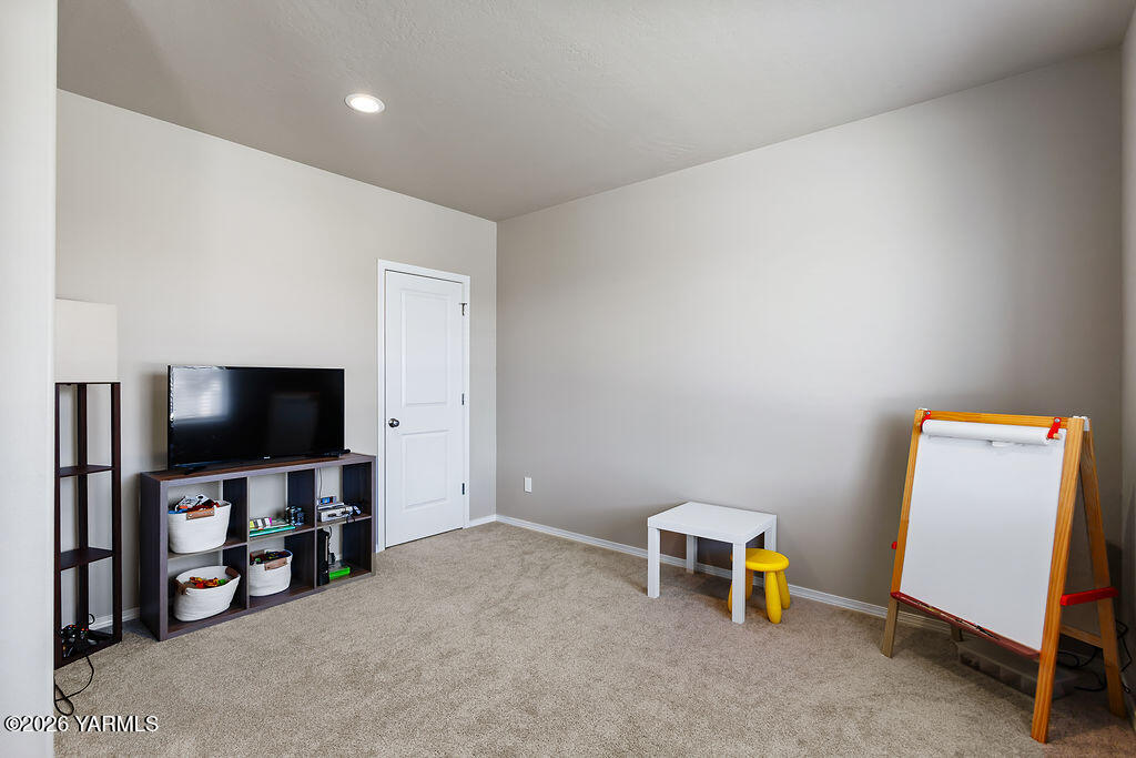 2314 S 57th Ave