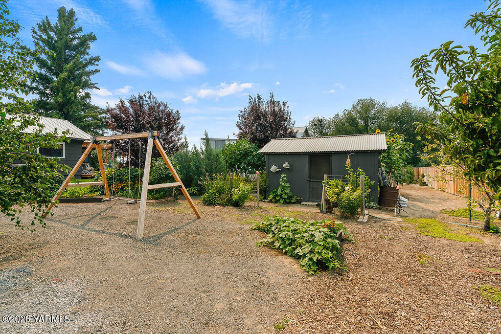 7913 Ahtanum Rd
