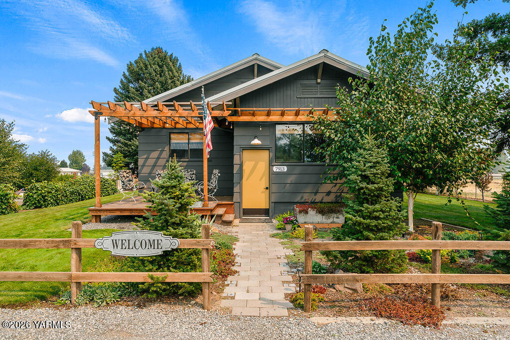 7913 Ahtanum Rd