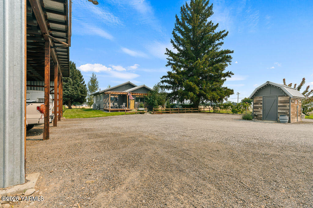 7913 Ahtanum Rd