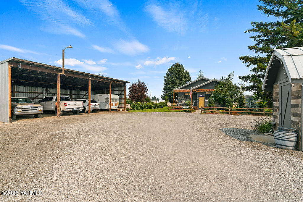 7913 Ahtanum Rd