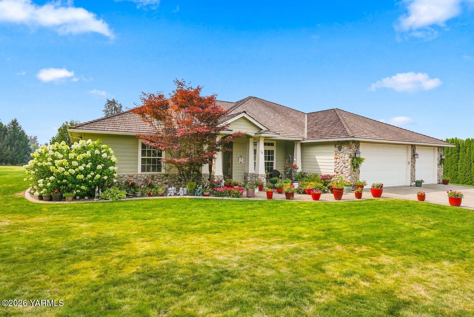 70 Canyon Gate Ln