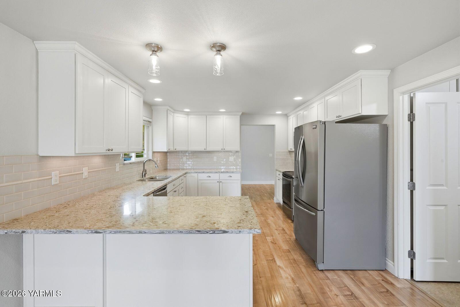 30 Rolling Hills Dr