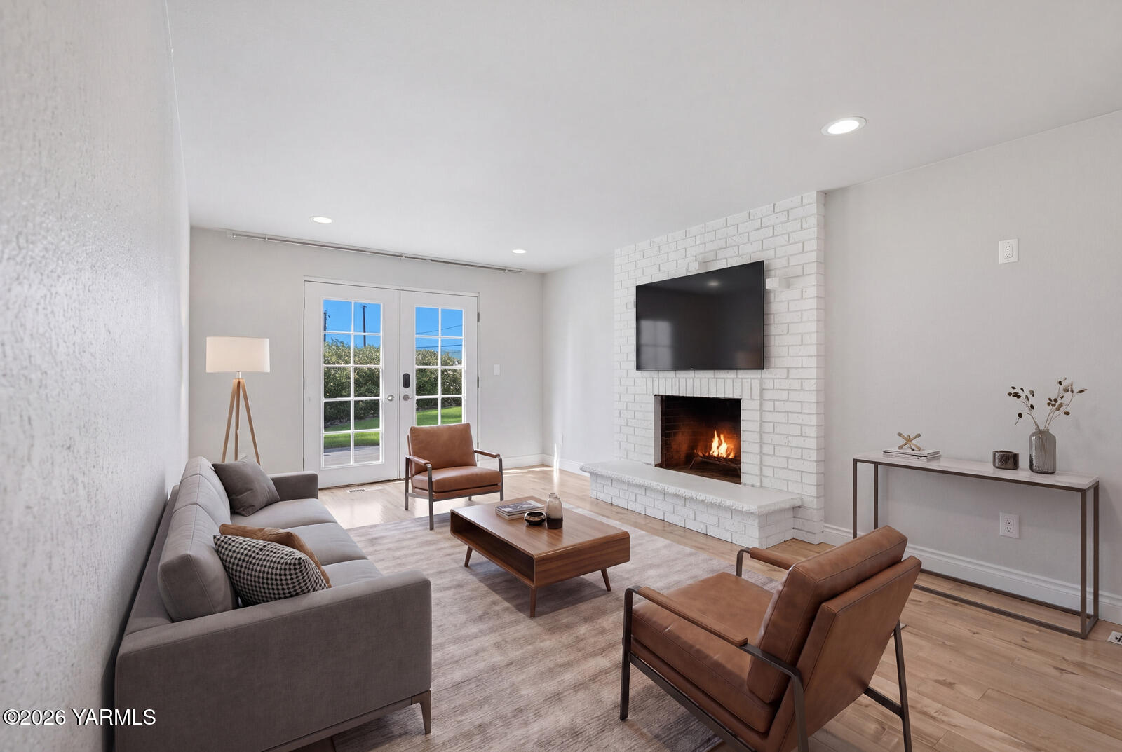 30 Rolling Hills Dr