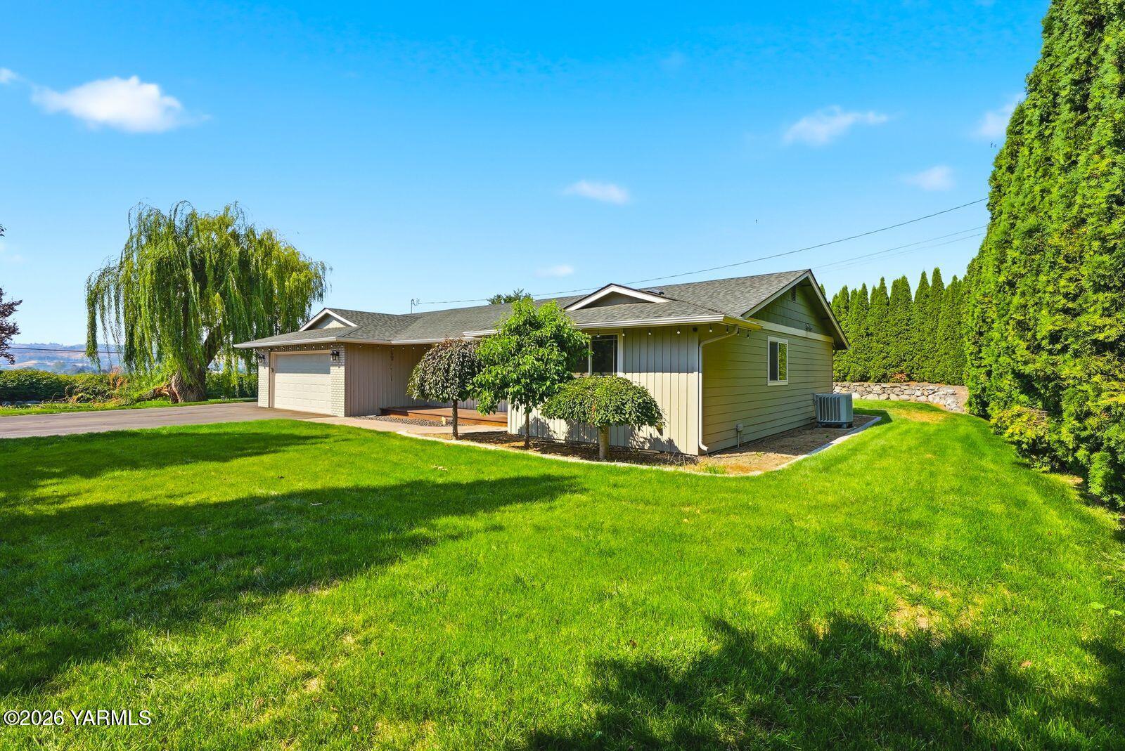 30 Rolling Hills Dr