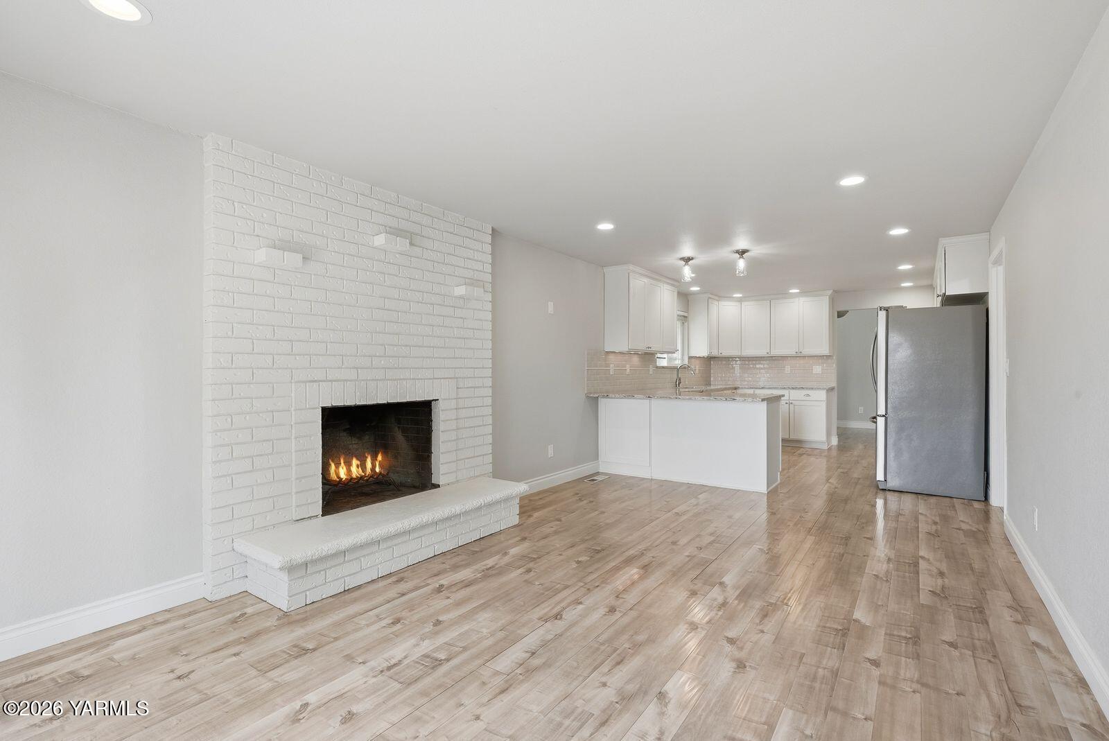 30 Rolling Hills Dr