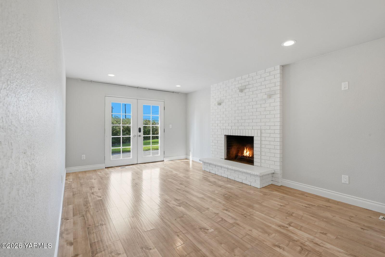 30 Rolling Hills Dr