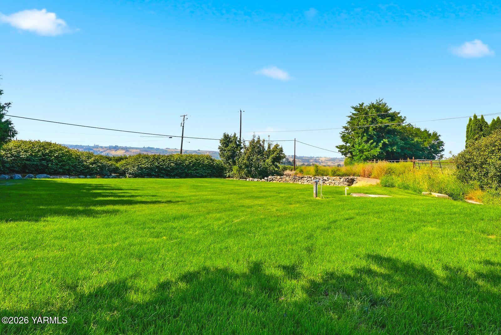 30 Rolling Hills Dr