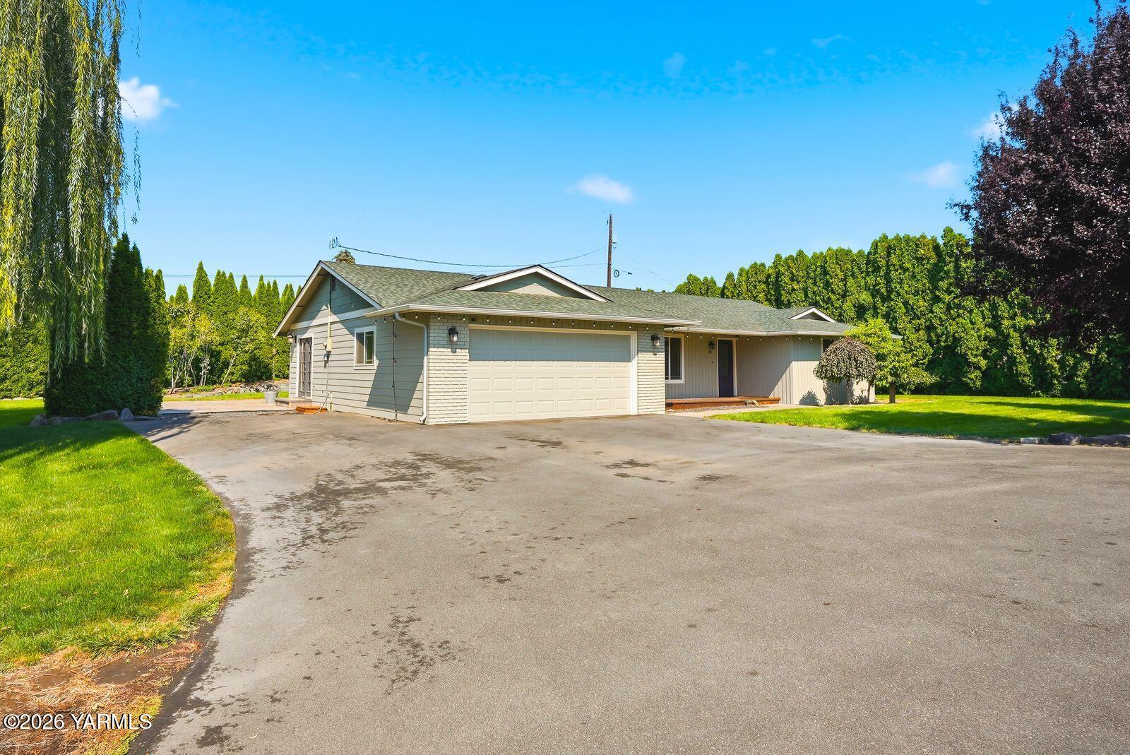 30 Rolling Hills Dr