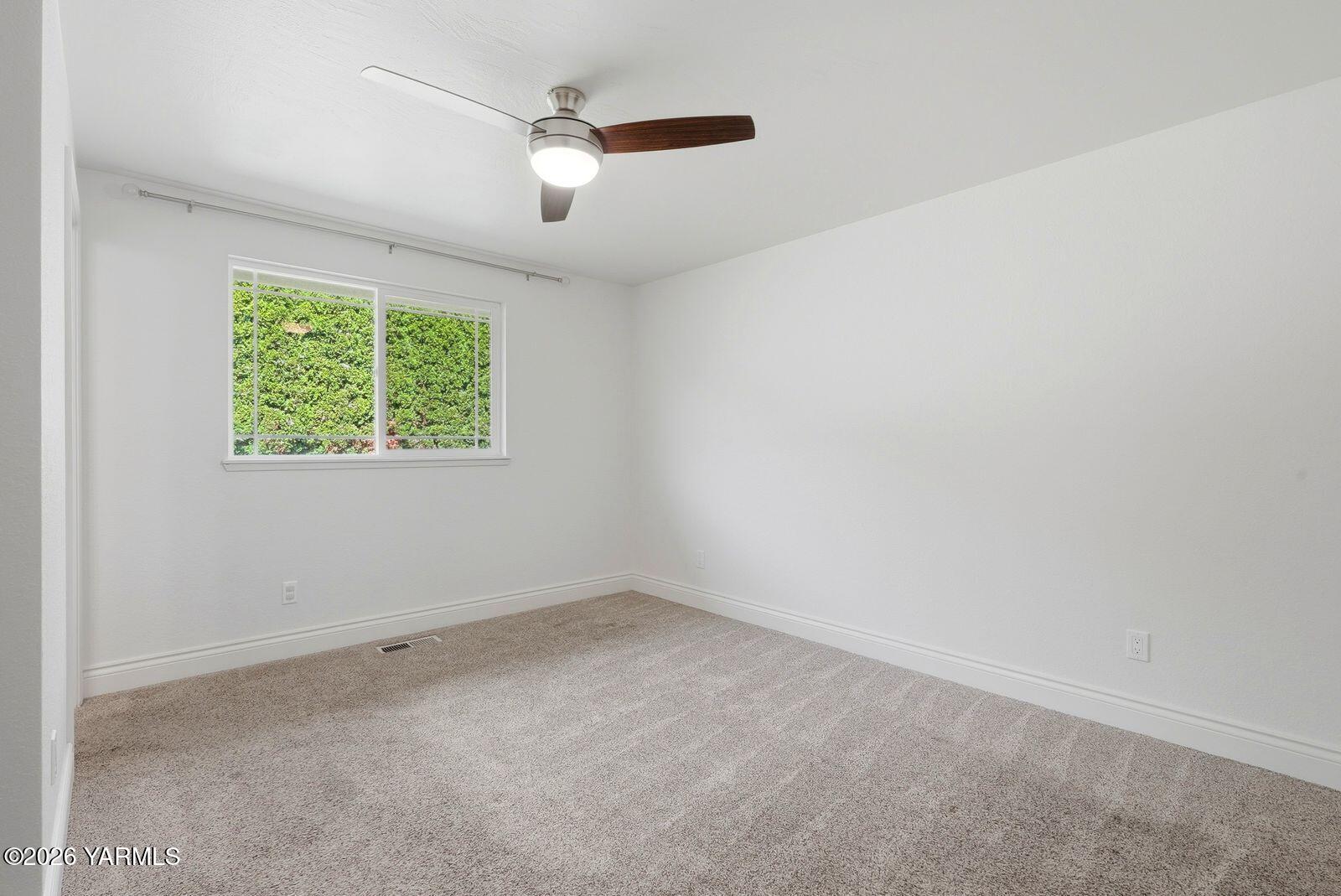 30 Rolling Hills Dr
