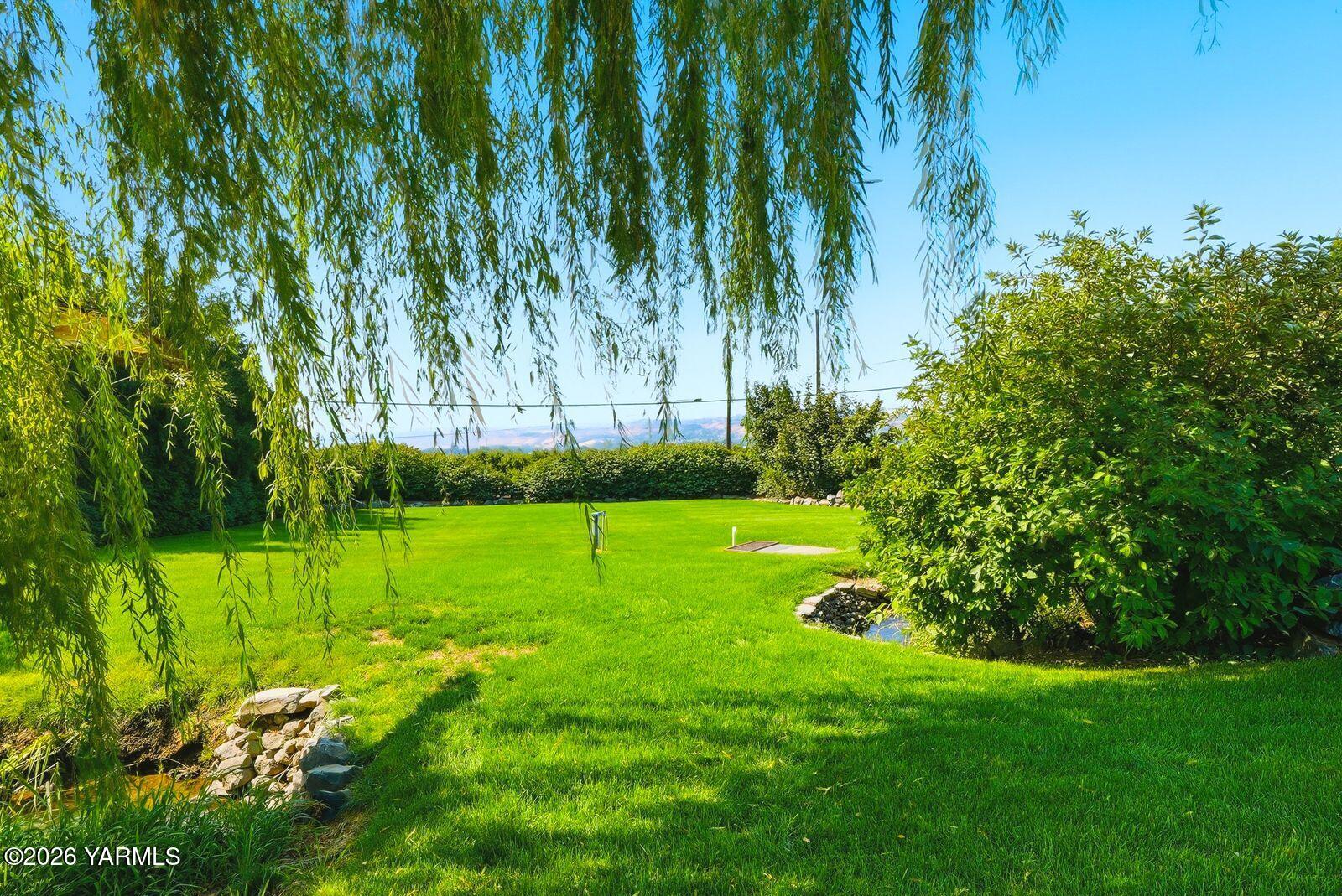 30 Rolling Hills Dr