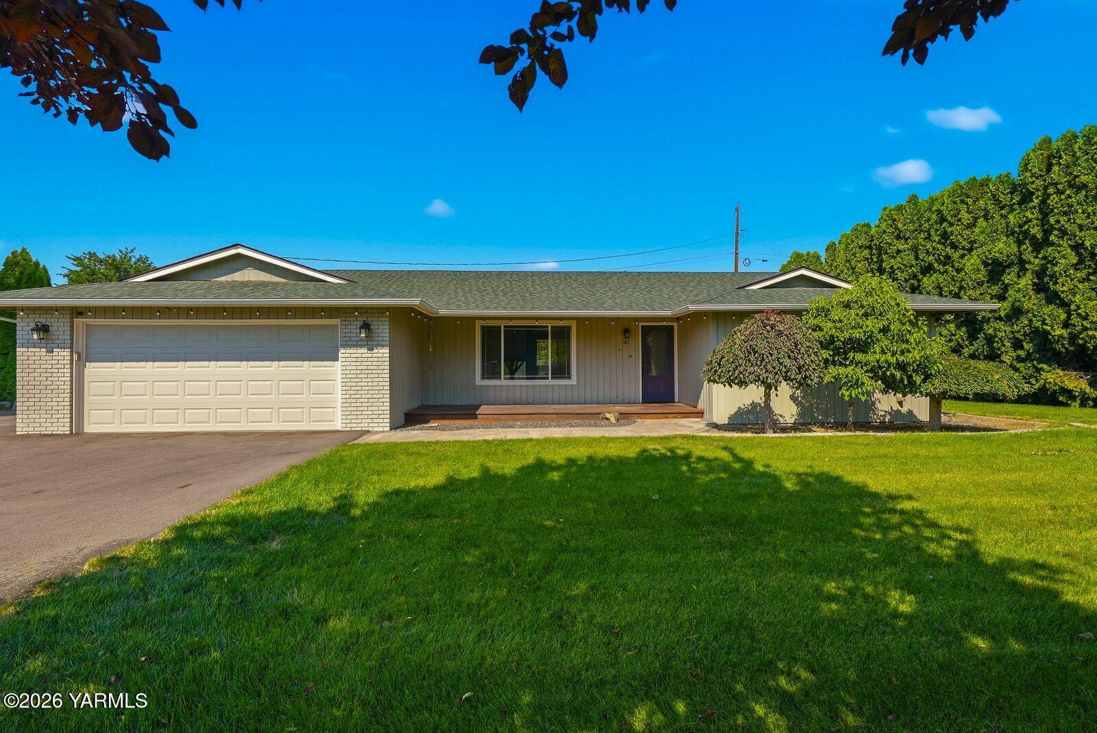 30 Rolling Hills Dr