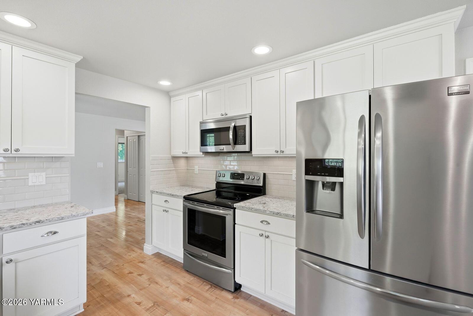 30 Rolling Hills Dr