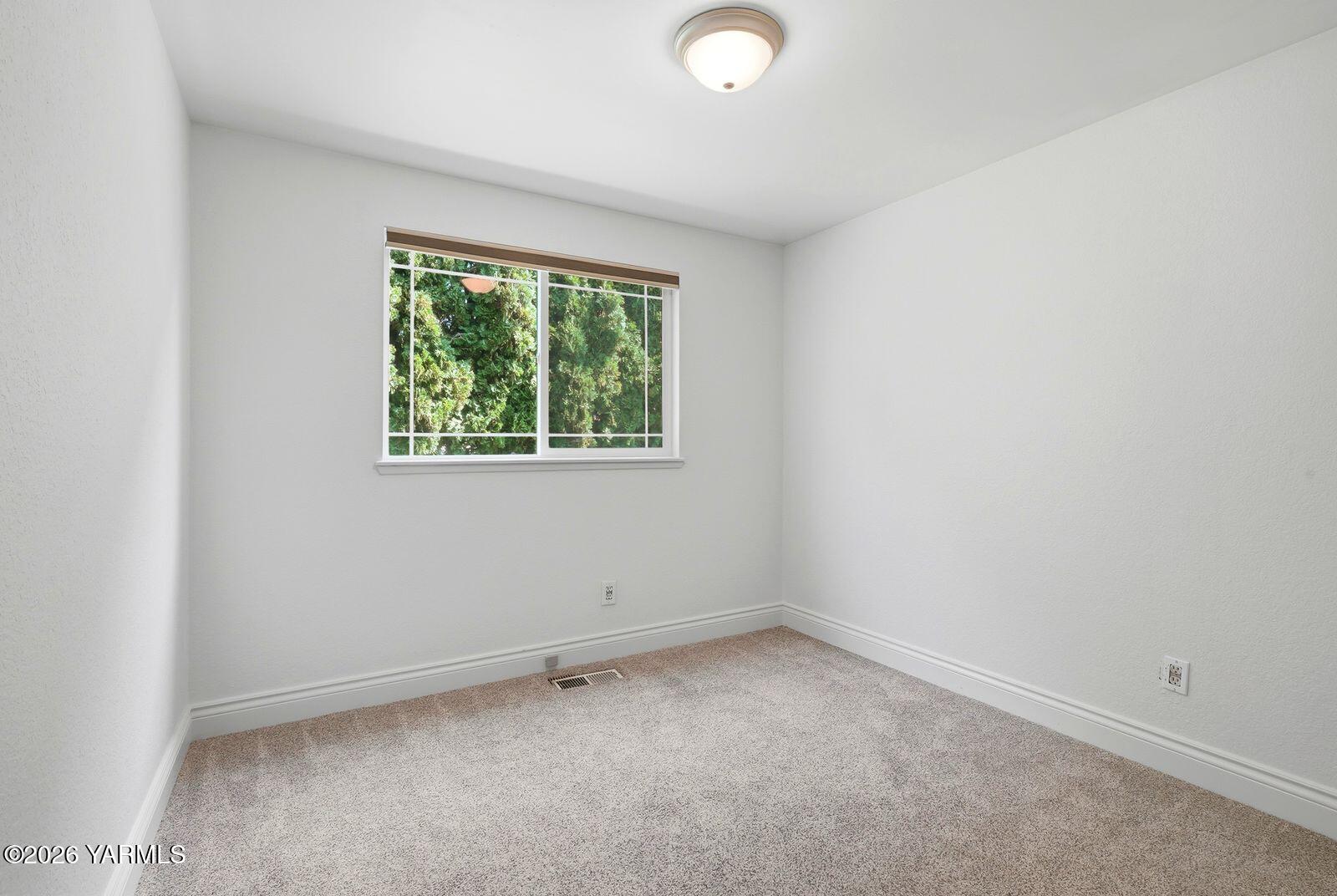 30 Rolling Hills Dr