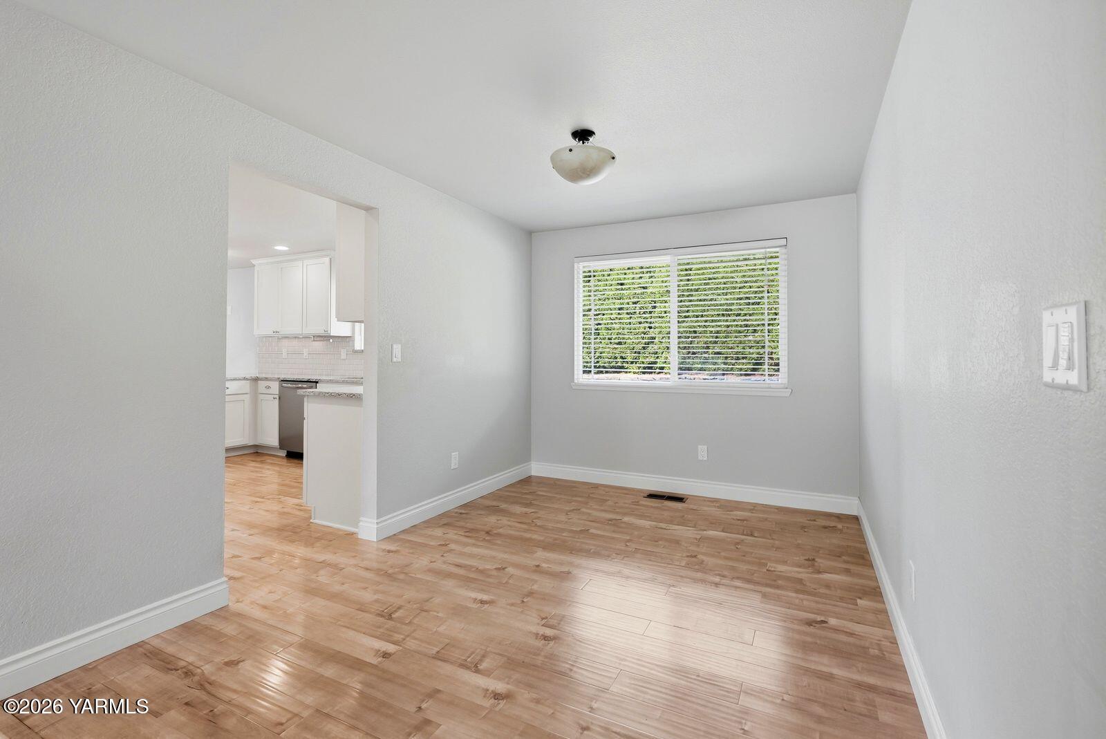 30 Rolling Hills Dr