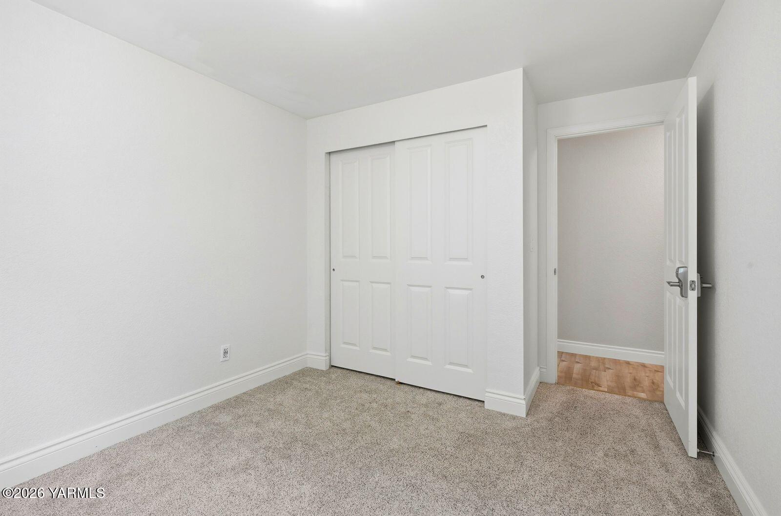 30 Rolling Hills Dr