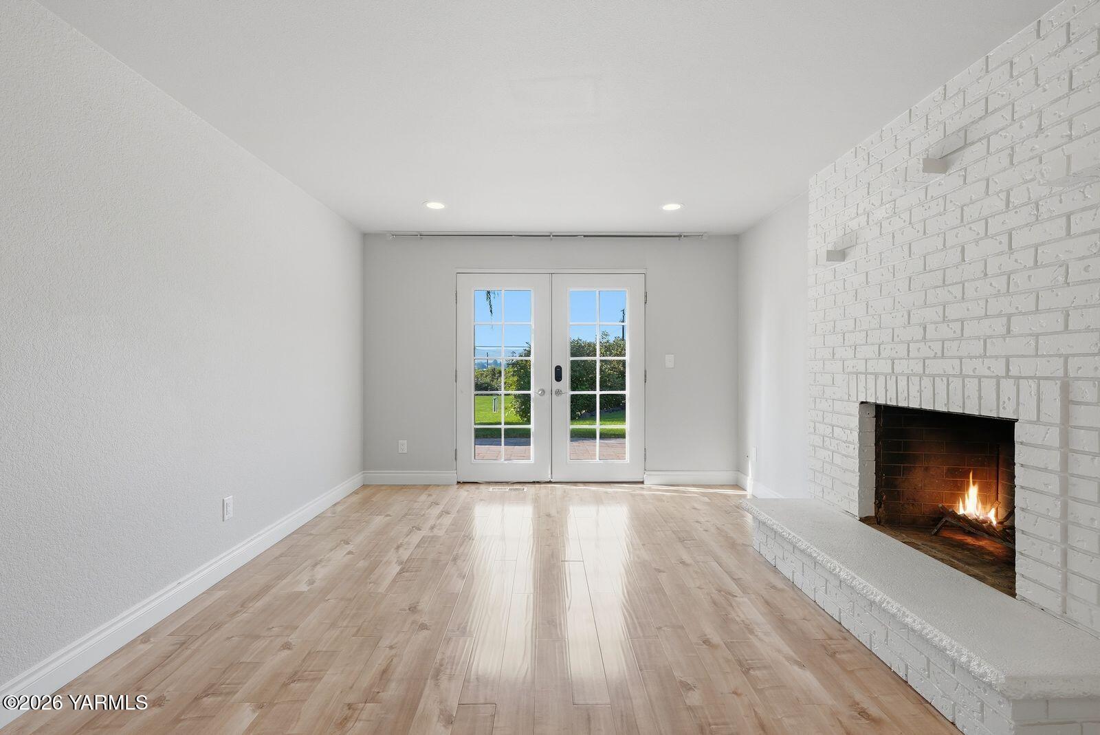 30 Rolling Hills Dr