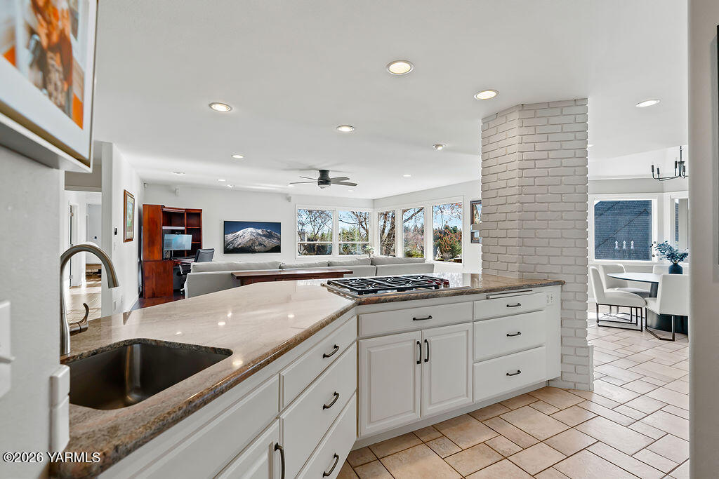 6810 Ravens Gate Way