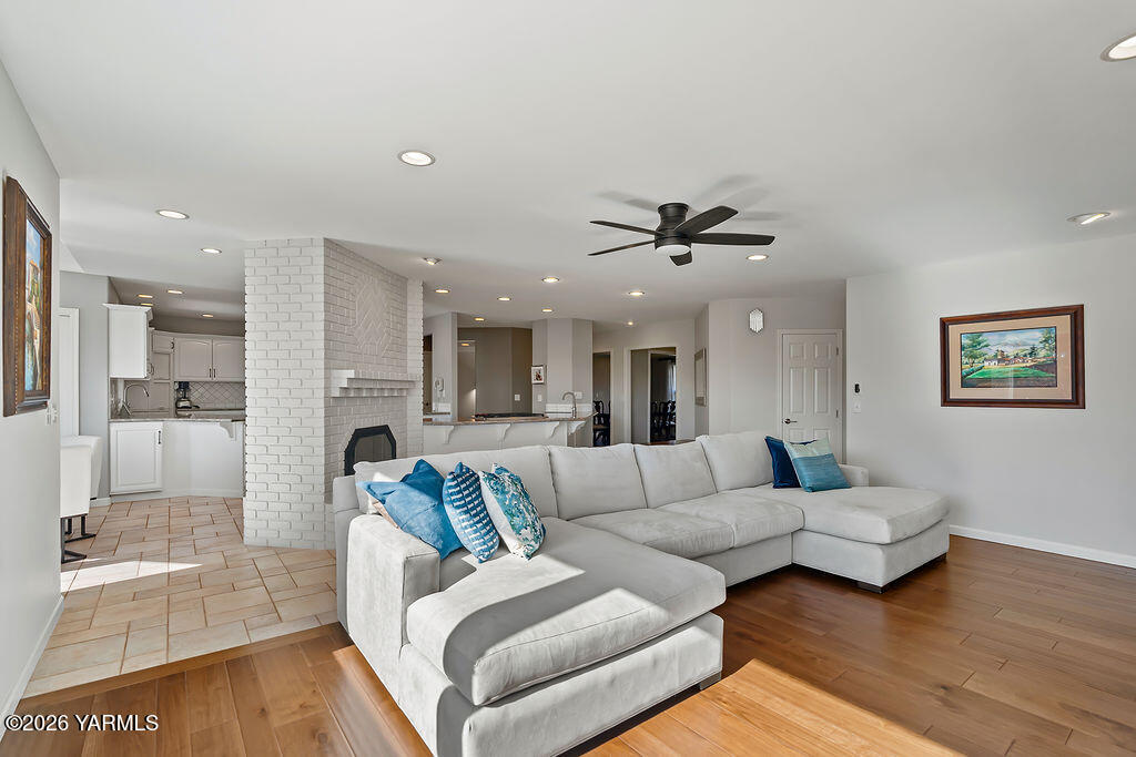 6810 Ravens Gate Way