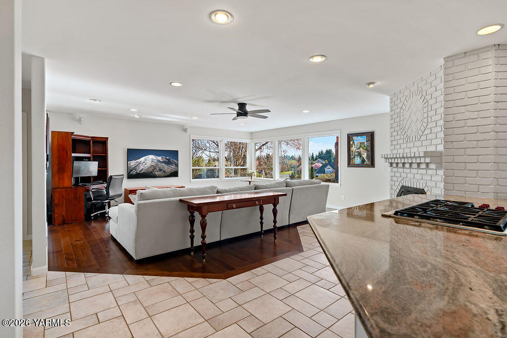 6810 Ravens Gate Way