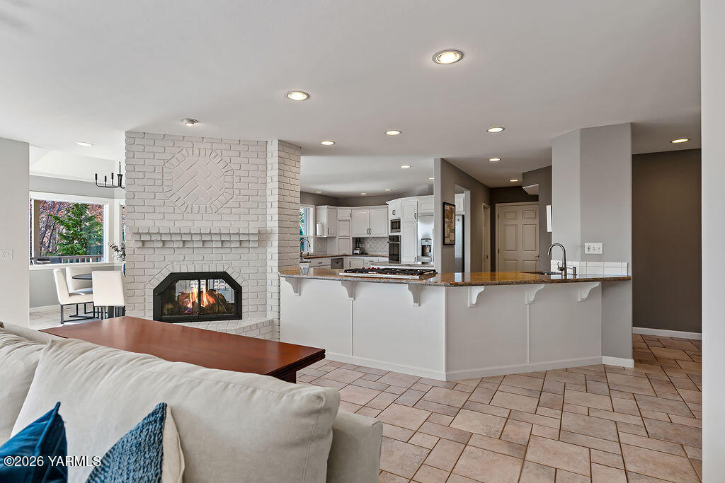 6810 Ravens Gate Way