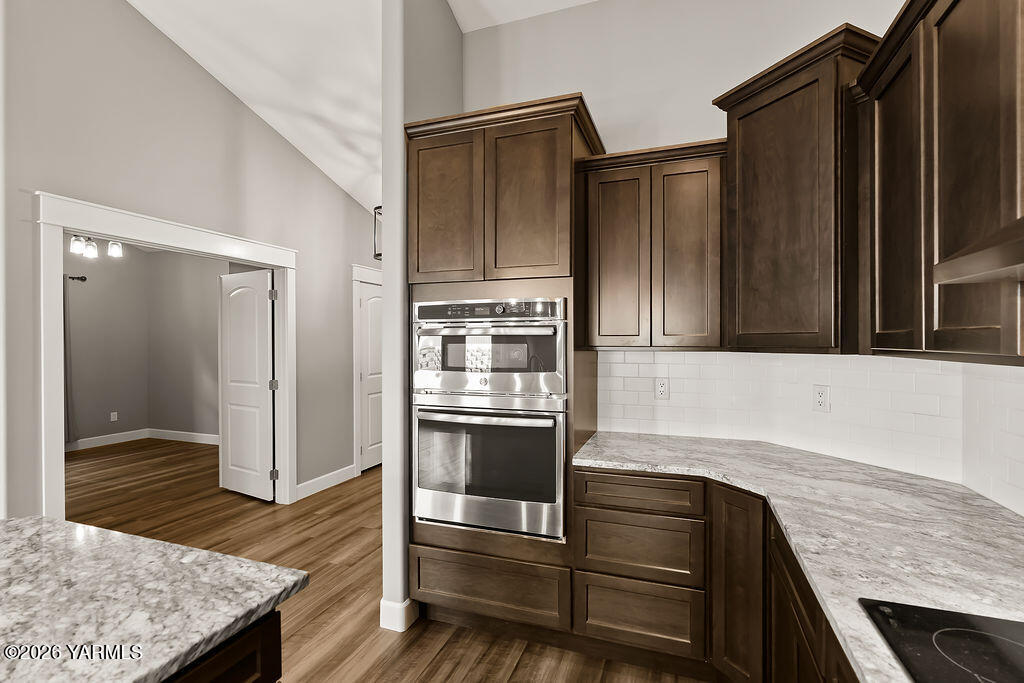 220 N 89th Ave