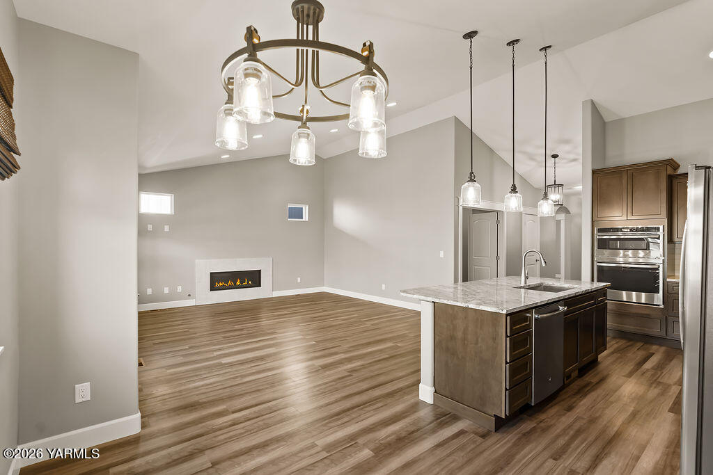 220 N 89th Ave