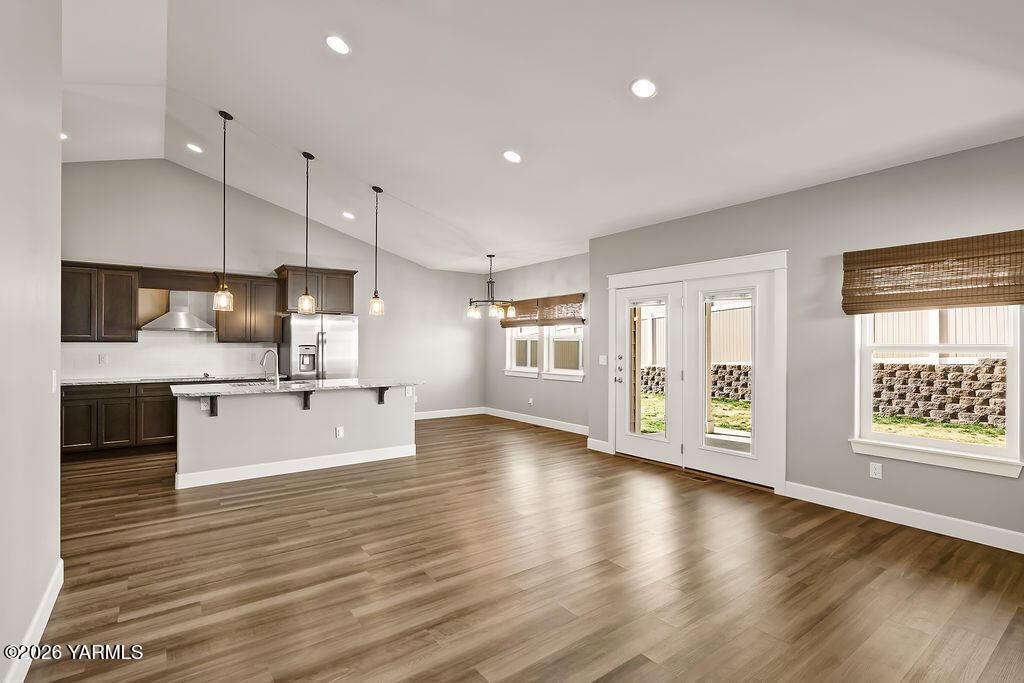 220 N 89th Ave