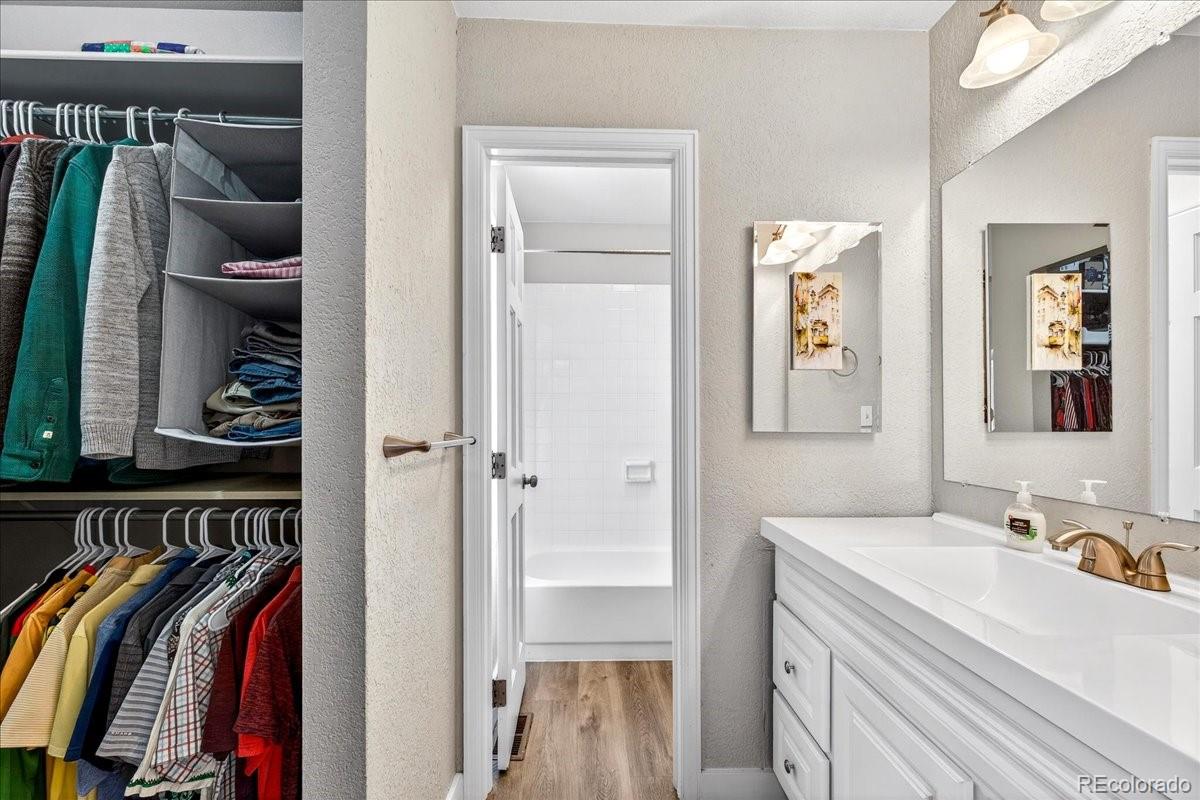 1410 S Oakland Street