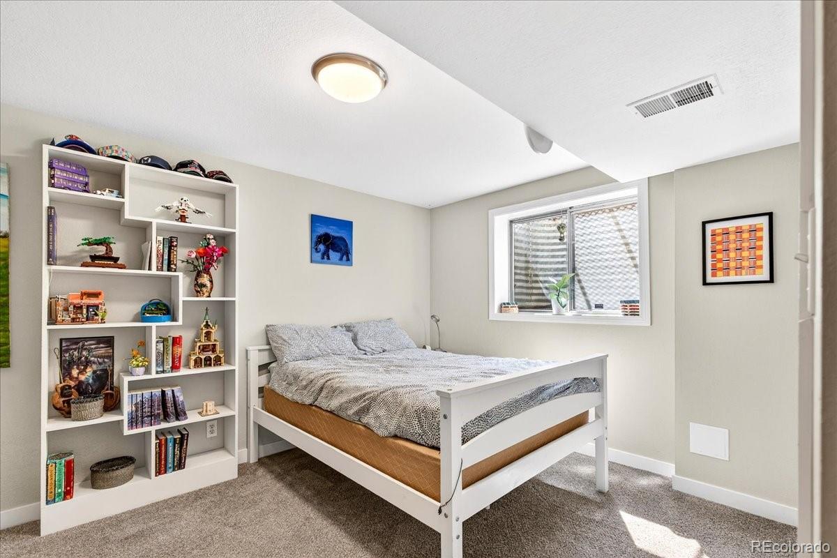 1410 S Oakland Street