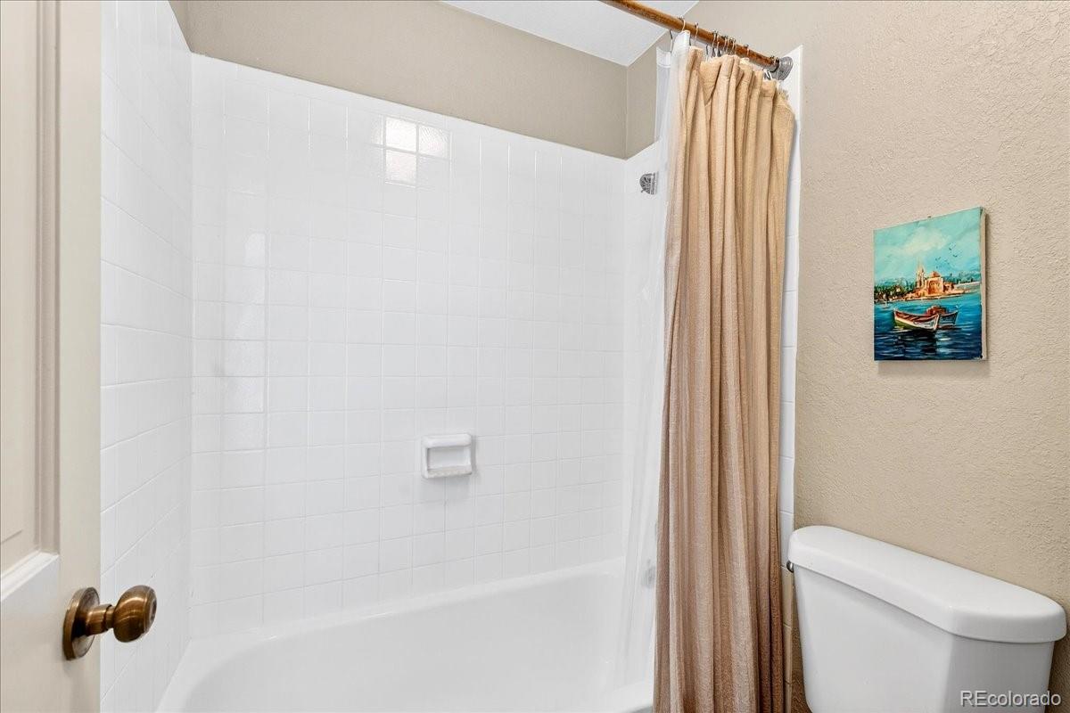 1410 S Oakland Street