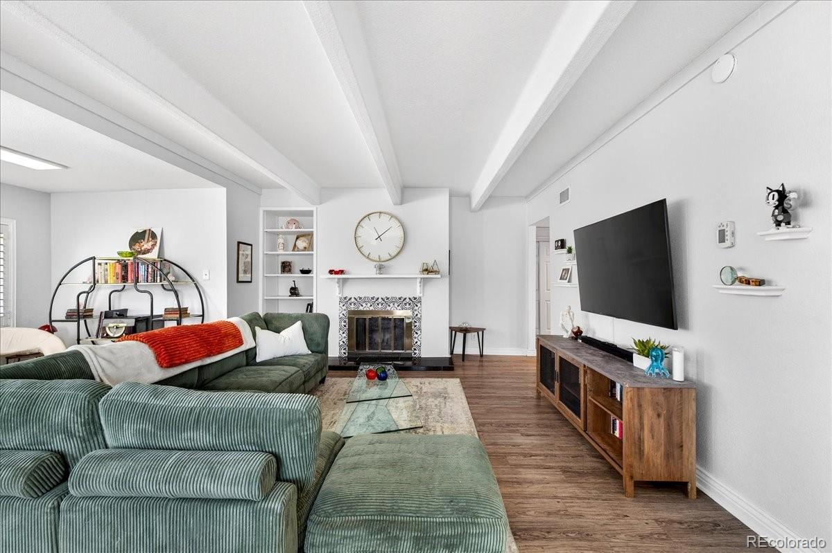 2525 S Dayton Way Unit: 2010