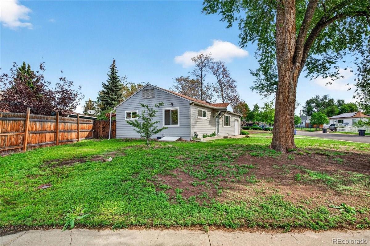 1325 S Winona Court