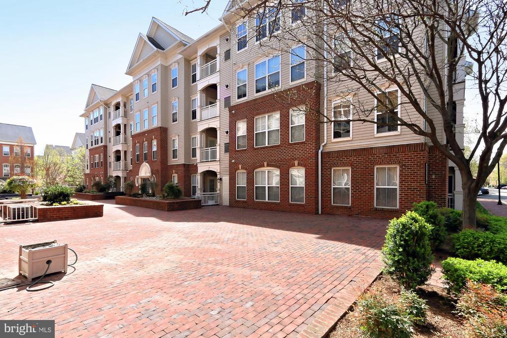 5116 Donovan Dr #307