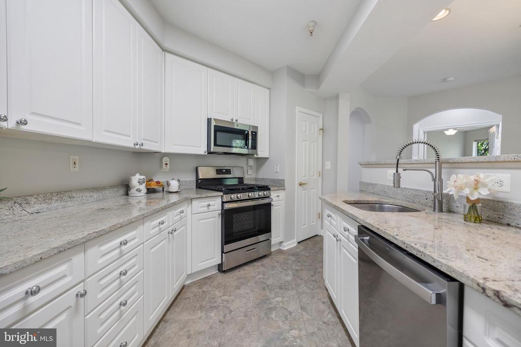5116 Donovan Dr #307
