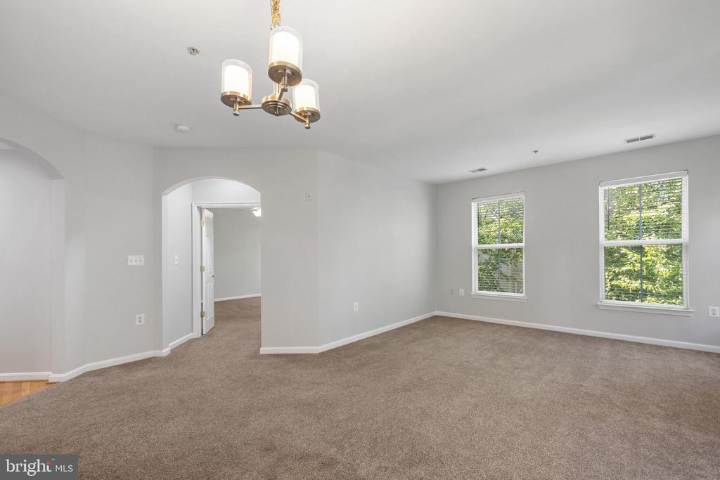 5116 Donovan Dr #307