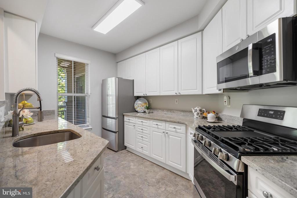 5116 Donovan Dr #307